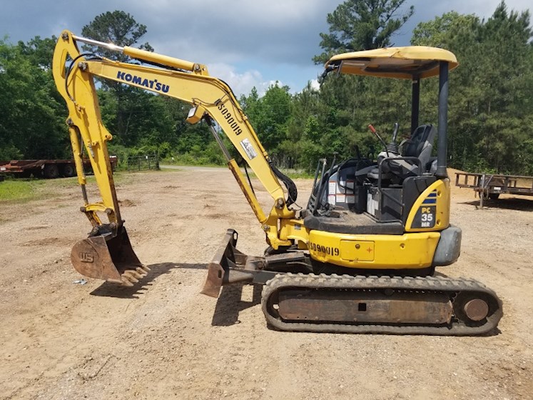 How to clean the hydraulic system of a small excavator